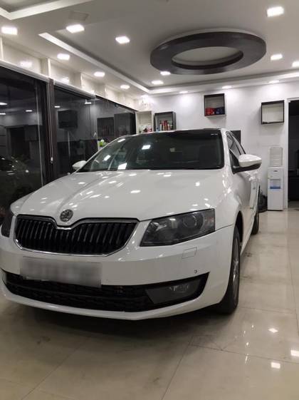 Skoda Octavia Elegance 2.0 TDI AT Skoda Octavia Elegance 2.0 TDI AT