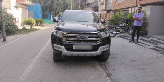 https://images10.gaadi.com/usedcar_image/3608128/original/29__VCC_1796907_94_1695987570.jpg?imwidth=6400