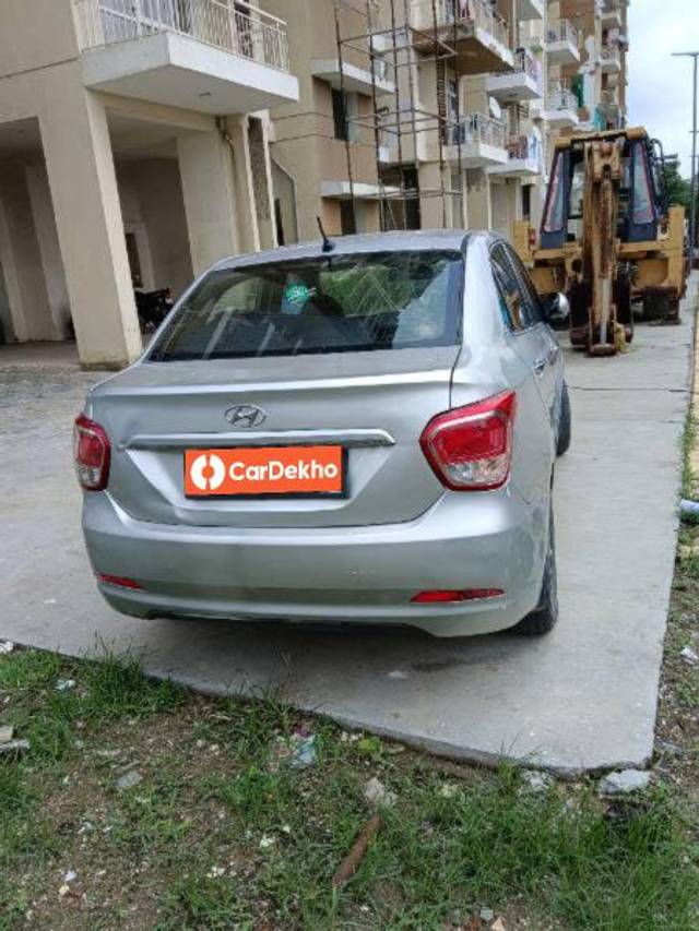 https://images10.gaadi.com/usedcar_image/3608489/original/processed_de48dcbe-b479-41af-b96b-4aff14a6f598.jpg?imwidth=6402
