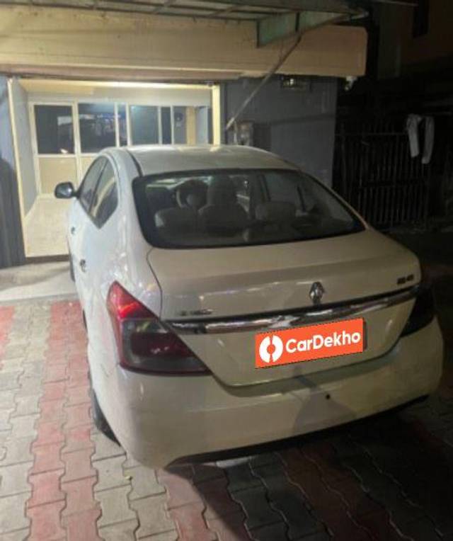 https://images10.gaadi.com/usedcar_image/3608565/original/processed_3f8bb68e-22cf-4a21-9fa3-62d78259d2cd.jpeg?imwidth=6402