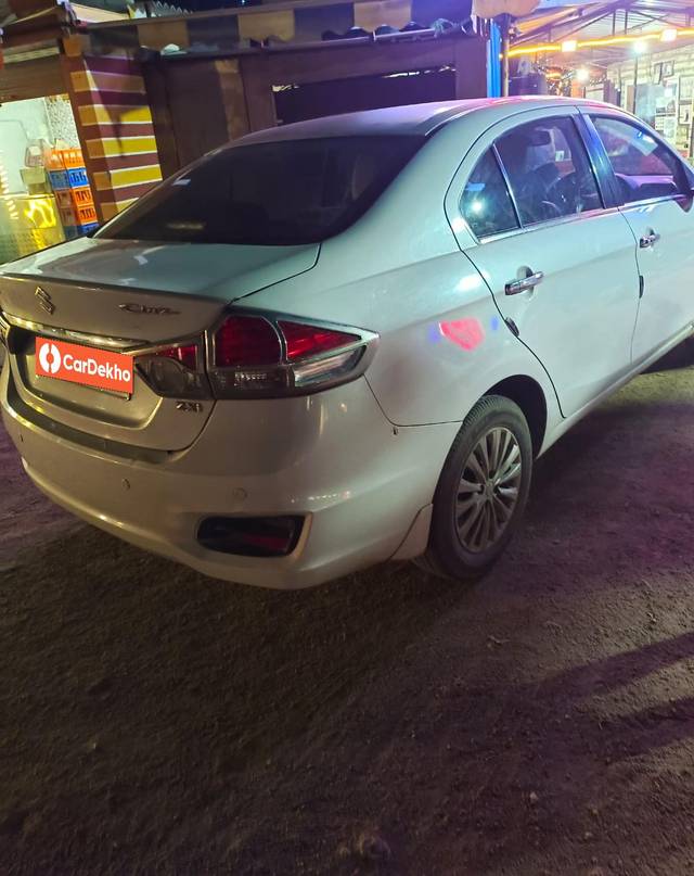 https://images10.gaadi.com/usedcar_image/3608581/original/processed_38153f22-8771-45ab-acf9-d6063db5913e.jpg?imwidth=6401