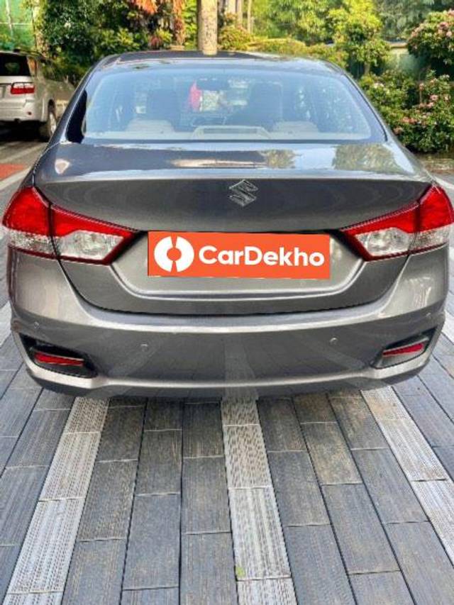https://images10.gaadi.com/usedcar_image/3608614/original/processed_f8cb52ec-f2ff-4c77-bc24-98aa7fef779a.jpeg?imwidth=6402