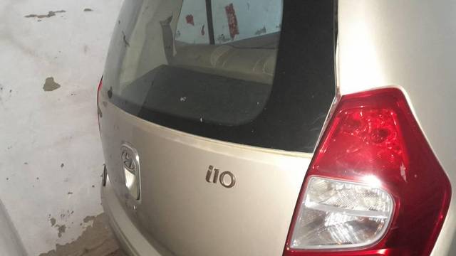 https://images10.gaadi.com/usedcar_image/3608644/original/processed_4132df9a-0f86-4e5e-b91b-5ac27385b2b8.jpg?imwidth=6402