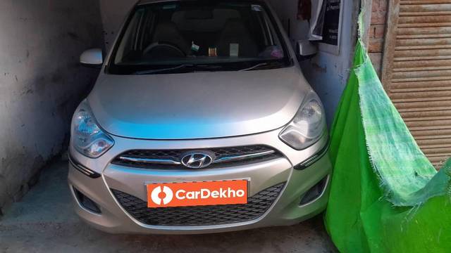 https://images10.gaadi.com/usedcar_image/3608644/original/processed_96ae0984-e004-4d38-a565-2860a5b295d3.jpg?imwidth=6400