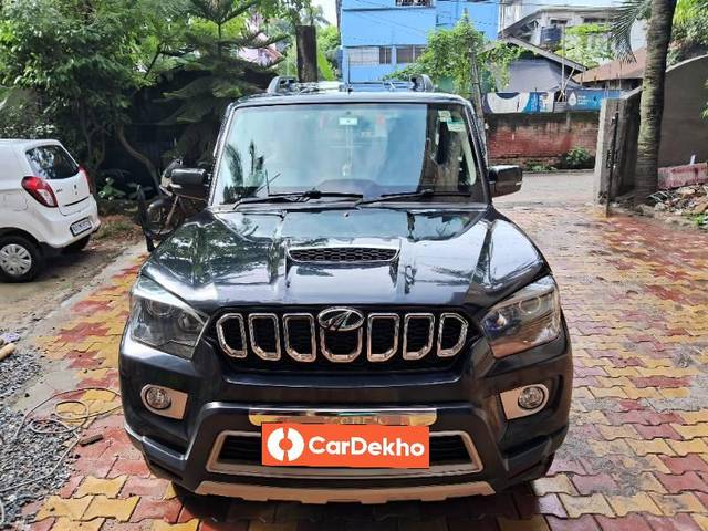 https://images10.gaadi.com/usedcar_image/3608650/original/processed_4bc547ff-ac8b-4e7b-a3c6-a1512ac9c29b.jpg?imwidth=6400