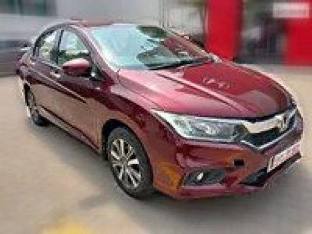 https://images10.gaadi.com/usedcar_image/3608763/original/6499b84a1be383b0f6e24110fda68ec8.png?imwidth=6400