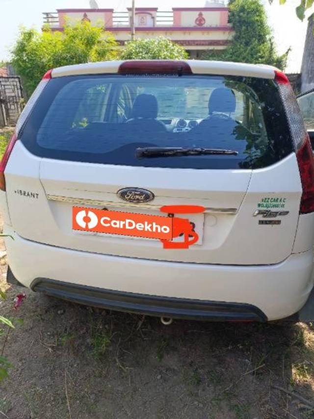 https://images10.gaadi.com/usedcar_image/3608842/original/processed_bea2bbbf-b70e-4761-abc3-5323e52aebe2.jpg?imwidth=6401