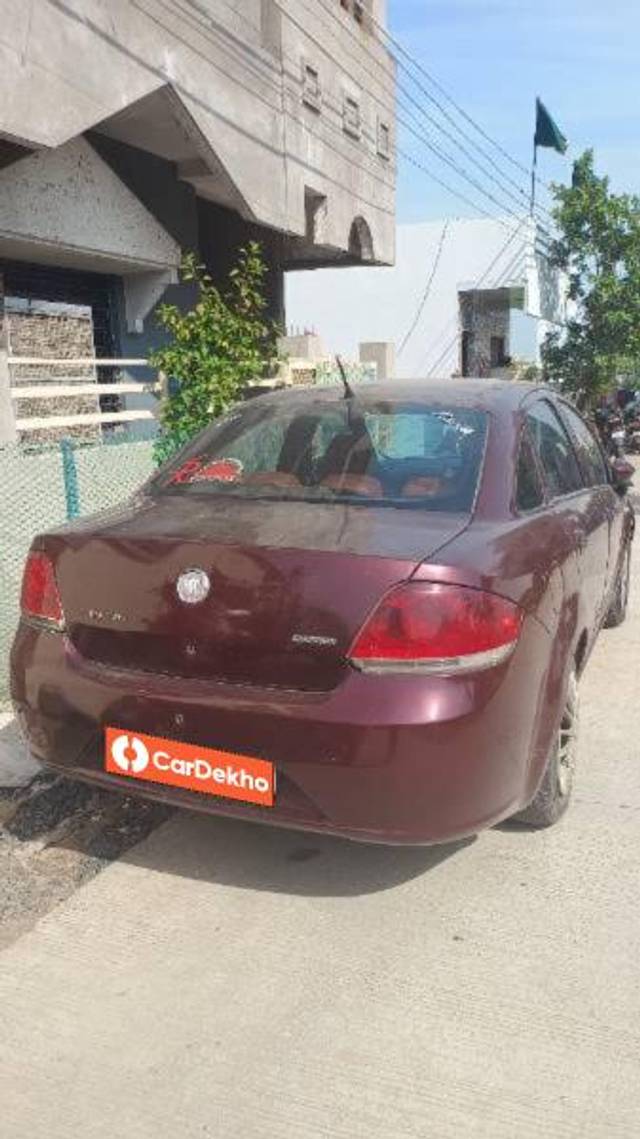 https://images10.gaadi.com/usedcar_image/3609261/original/processed_bb803bff-d4fe-4278-ad96-5aa3f30f516a.jpg?imwidth=6401