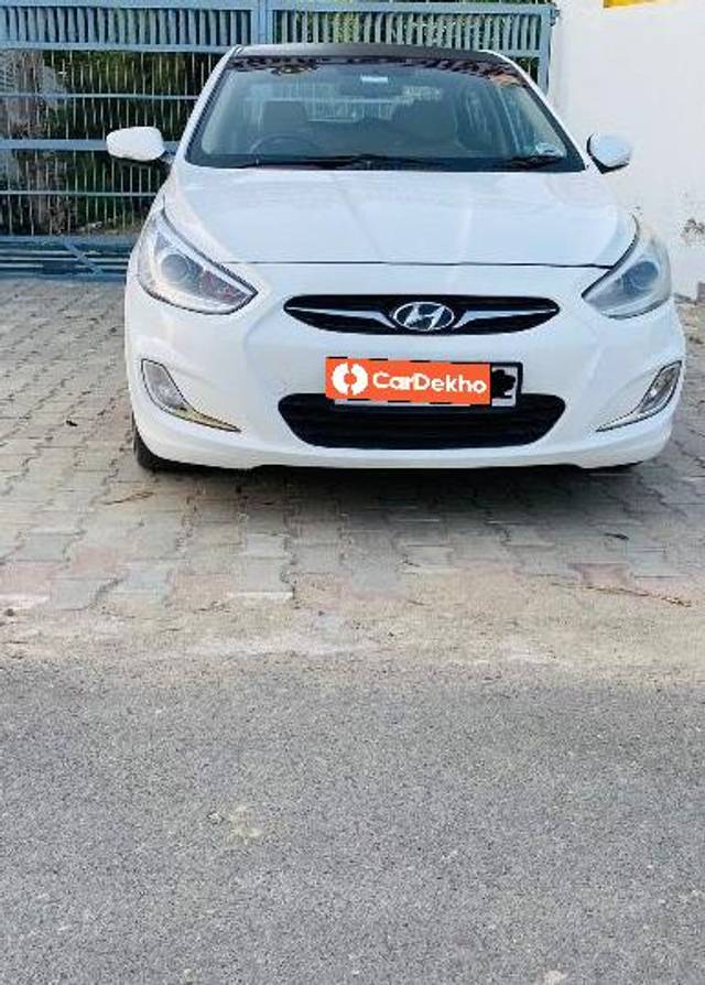 https://images10.gaadi.com/usedcar_image/3609266/original/processed_8877f23e-2764-448f-8f91-55cadb8f7797.jpeg?imwidth=6400