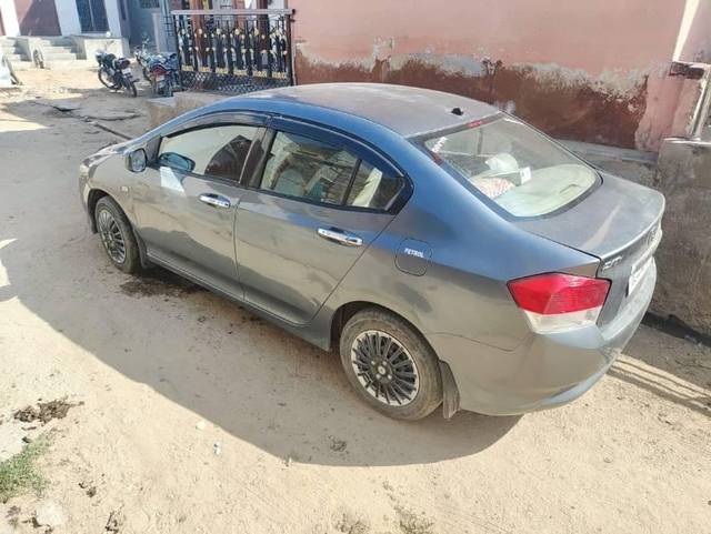 https://images10.gaadi.com/usedcar_image/3609430/original/processed_930ba99f-e346-46e6-8350-36fcf81fb6d7.jpg?imwidth=6402