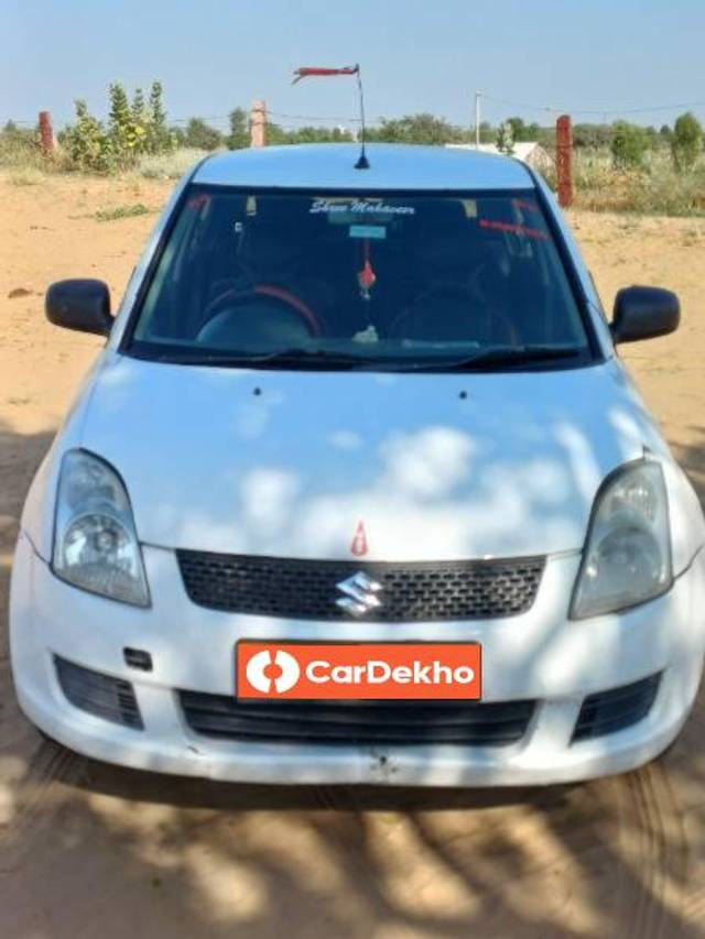 https://images10.gaadi.com/usedcar_image/3609535/original/processed_a77b4dac-fba5-4caa-999e-c324bc17ed43.jpg?imwidth=6402