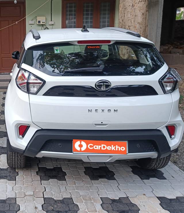https://images10.gaadi.com/usedcar_image/3609548/original/processed_b5007462-9650-481d-bd81-5add23e0c2c1.jpg?imwidth=6401