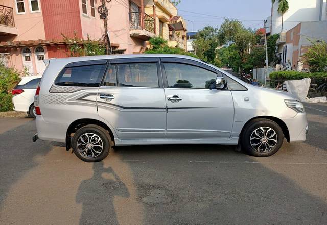 https://images10.gaadi.com/usedcar_image/3609567/original/processed_img2886021__used_car_2886021_1696697532.jpg?imwidth=6401