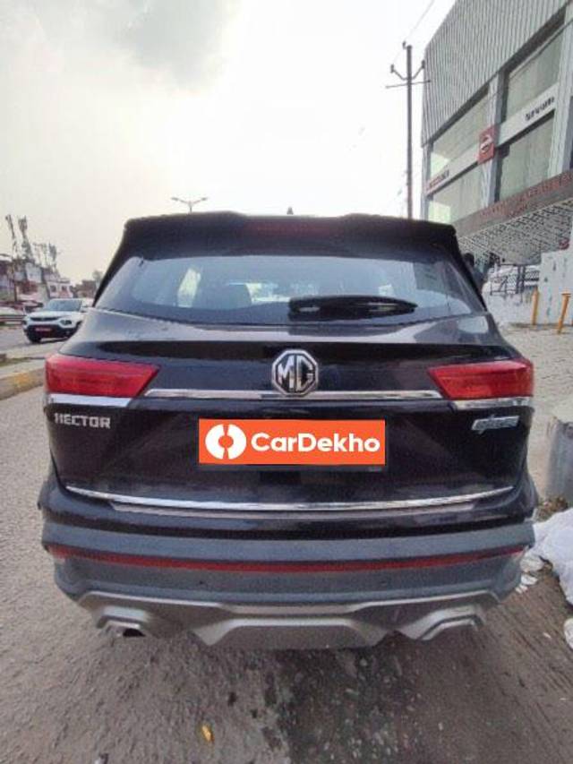https://images10.gaadi.com/usedcar_image/3609600/original/processed_6f7a0c3d-c33e-4dfe-bd3f-ed1d867df442.jpg?imwidth=6402