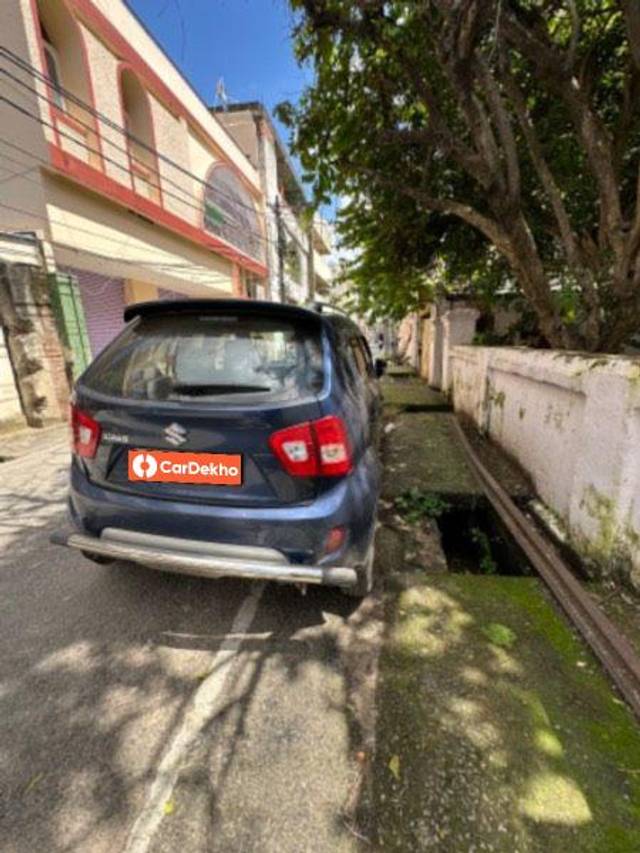 https://images10.gaadi.com/usedcar_image/3609694/original/processed_a17a2382-61b7-4b29-a744-e18f2b9db3e7.jpeg?imwidth=6401