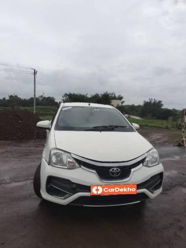 https://images10.gaadi.com/usedcar_image/3609908/original/processed_ab66333e-9998-4765-b8c2-c78982d2375e.jpg?imwidth=6401