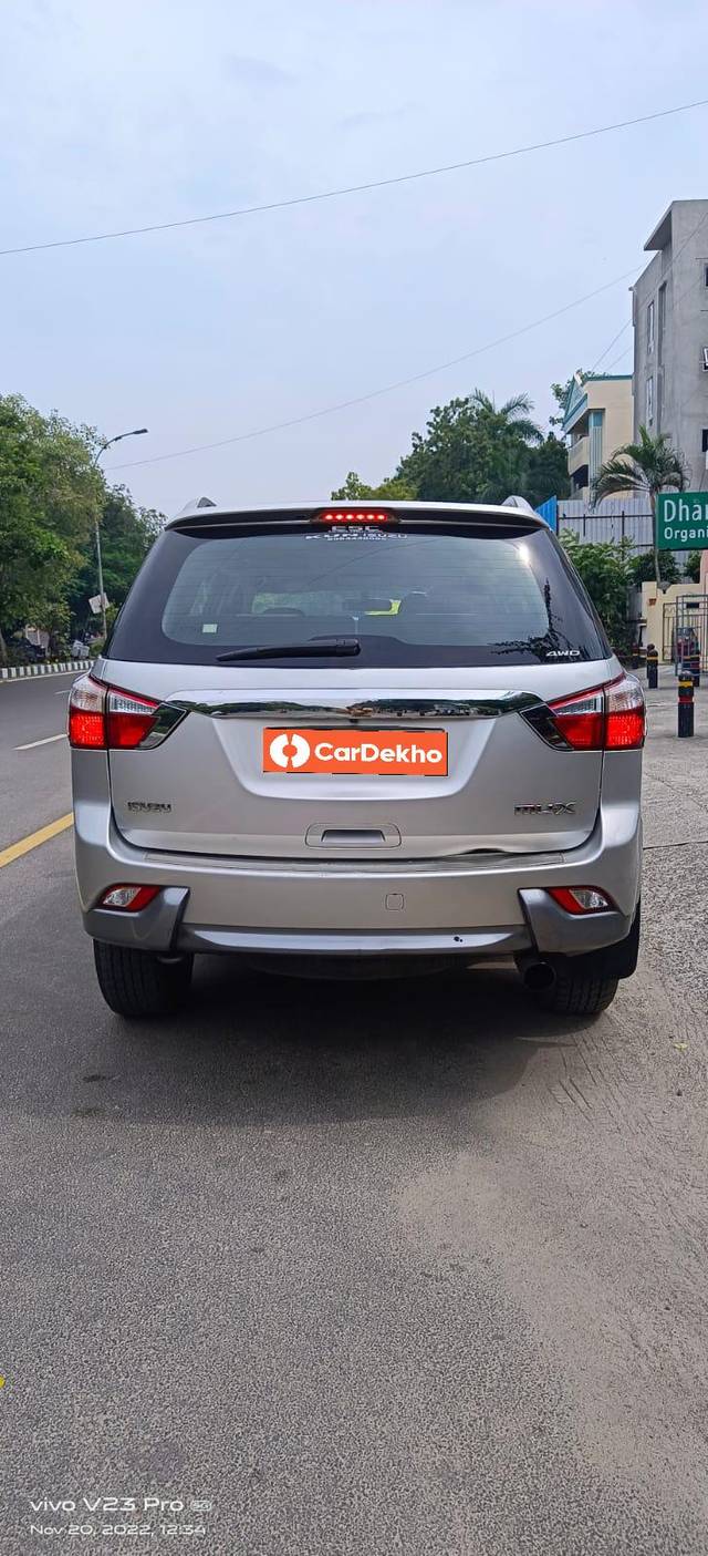 https://images10.gaadi.com/usedcar_image/3609980/original/processed_img2886224__used_car_2886224_1696693349.jpg?imwidth=6401