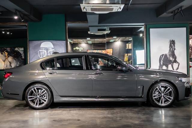 https://images10.gaadi.com/usedcar_image/3610081/original/img2886243__usedcar_c664fdbf_e78b_417c_aa26_0e55204c38e7_6131696699185_1696699199.jpeg?imwidth=6402
