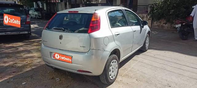 https://images10.gaadi.com/usedcar_image/3610149/original/processed_c28ebe9c-463c-4f74-9987-72aa70cfa72e.jpg?imwidth=6401