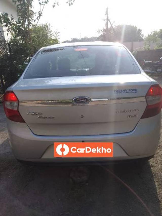 https://images10.gaadi.com/usedcar_image/3610291/original/processed_f32fed6b-917d-46ac-85fd-3118da8409dc.jpg?imwidth=6402