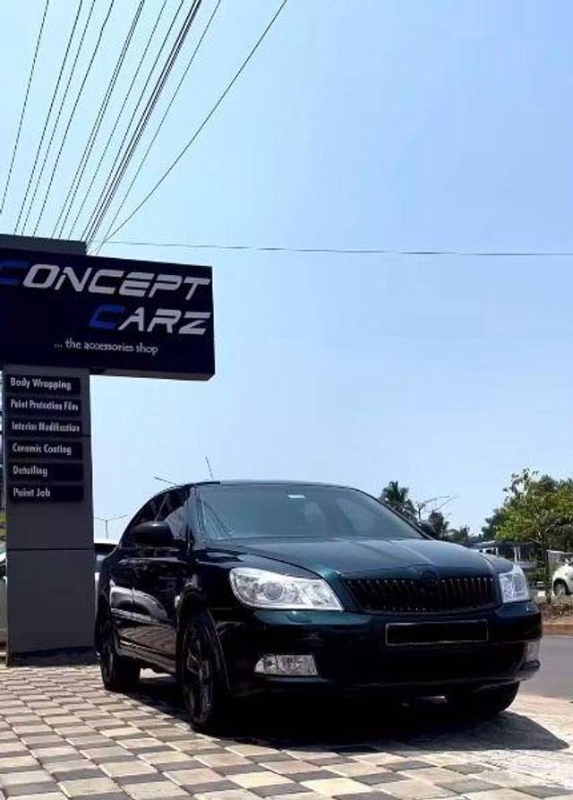 https://images10.gaadi.com/usedcar_image/3610331/original/processed_5381b13e-6932-4566-aec5-9df605cc1748.jpeg?imwidth=6400