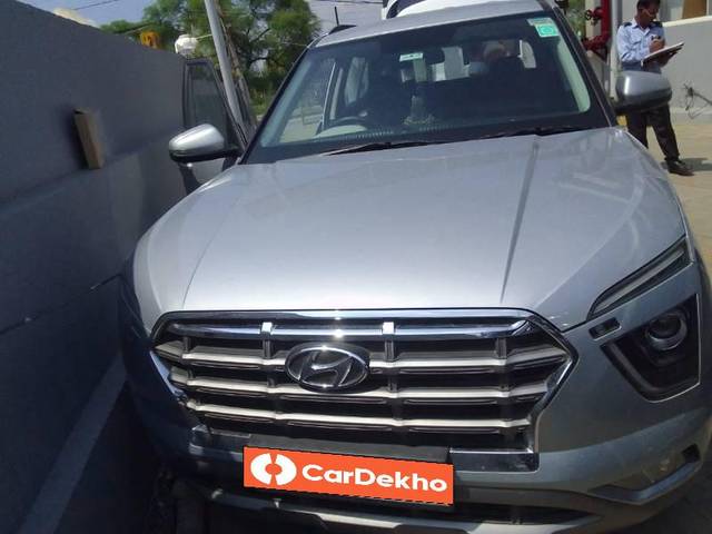 https://images10.gaadi.com/usedcar_image/3610490/original/processed_928d8a42-8d60-4e1c-8070-241e14fcae87.jpg?imwidth=6400