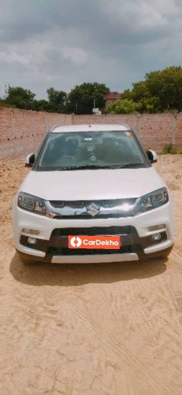 https://images10.gaadi.com/usedcar_image/3610557/original/processed_1fb75af1-c02e-47cd-8dc8-62aa301939be.jpg?imwidth=6400