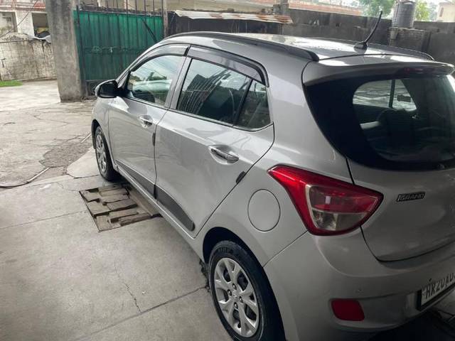 https://images10.gaadi.com/usedcar_image/3610586/original/processed_48fa0993-9631-4b73-bfa9-2692192473ff.jpg?imwidth=6402