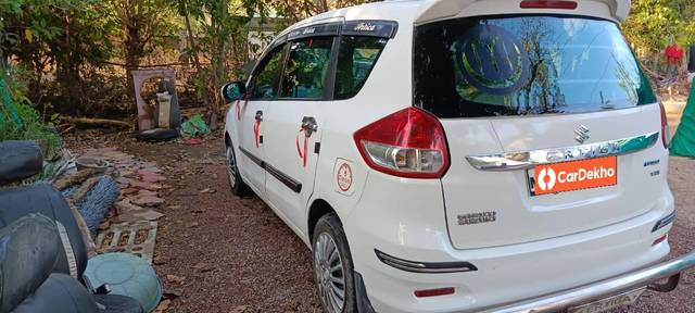 https://images10.gaadi.com/usedcar_image/3610766/original/processed_aeab856d-51da-4e1f-b2f0-b7a673f3a4f1.jpg?imwidth=6401