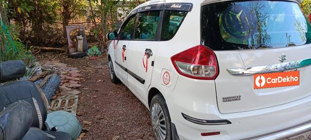 https://images10.gaadi.com/usedcar_image/3610766/original/processed_e2260fb1-4cb7-48be-92c1-1ac7bef45d9f.jpg?imwidth=6402