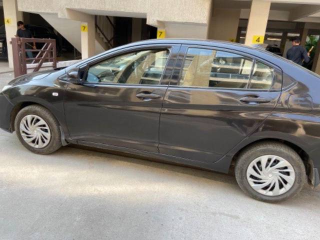 https://images10.gaadi.com/usedcar_image/3610771/original/processed_8b7a7363-d2fe-43a5-ad2e-a7c831e250cc.jpeg?imwidth=6402