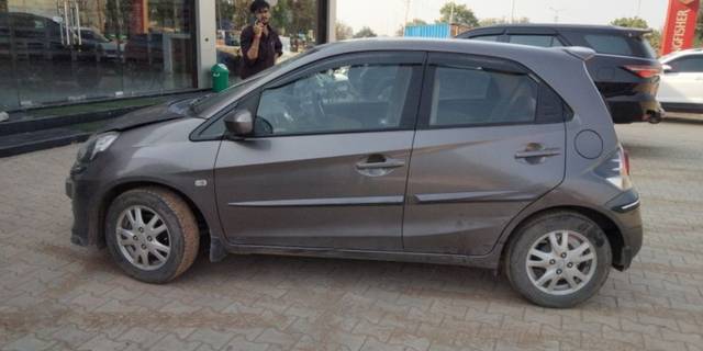 https://images10.gaadi.com/usedcar_image/3610976/original/01__VCC_IMG_1696154324329_1797640_95_1696154609.jpg?imwidth=6402
