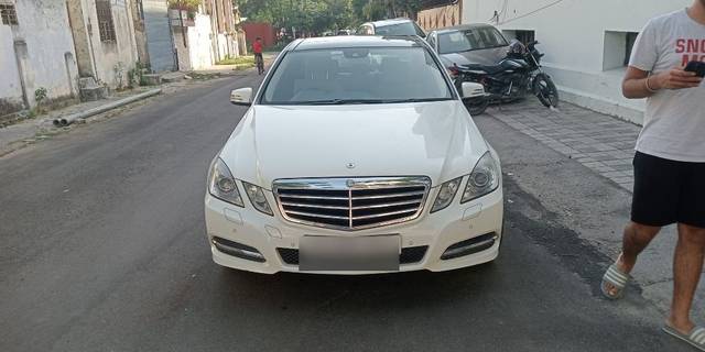 https://images10.gaadi.com/usedcar_image/3610985/original/01__VCC_1797649_94_1696158089.jpg?imwidth=6400
