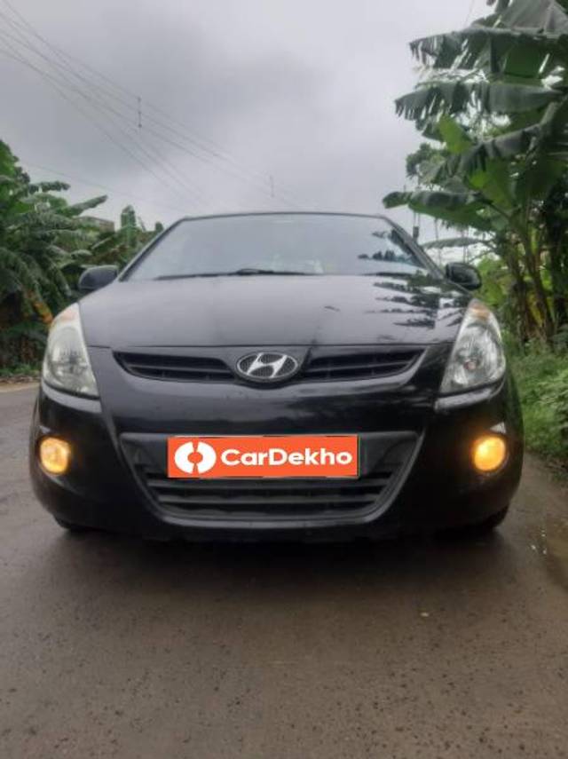 https://images10.gaadi.com/usedcar_image/3611238/original/processed_94b1f160-23e6-451b-8a40-1a6049201ee1.jpg?imwidth=6401