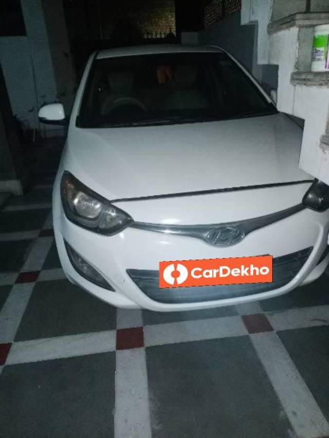 https://images10.gaadi.com/usedcar_image/3611295/original/processed_0058abc2-b70a-4c38-b9df-c6fa7c7df8fc.jpg?imwidth=6400