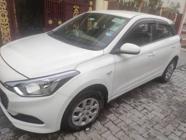 https://images10.gaadi.com/usedcar_image/3611446/original/processed_64c6db07-ccf6-409b-b0ce-152611d5aab2.jpg?imwidth=6400