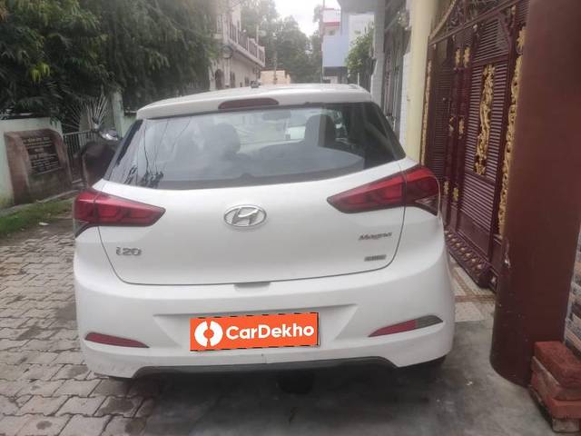 https://images10.gaadi.com/usedcar_image/3611446/original/processed_c5b14b2c-9f08-46f4-b7c7-5bf53320f65f.jpg?imwidth=6401
