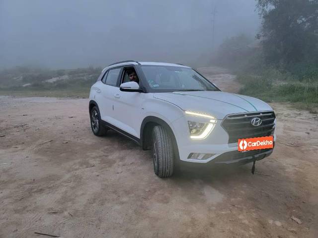 https://images10.gaadi.com/usedcar_image/3611448/original/processed_8a8ad78e-078b-4b9e-ab9b-a978a063d139.jpg?imwidth=6400