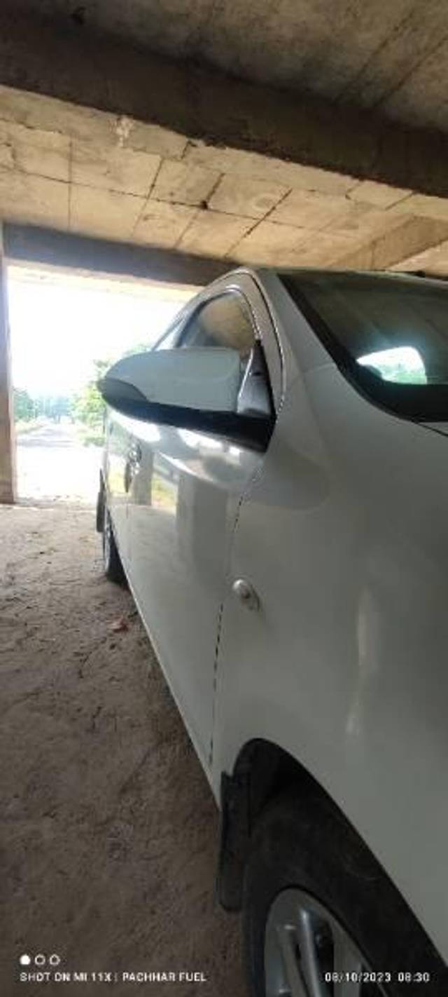 https://images10.gaadi.com/usedcar_image/3611504/original/processed_4750e533-1e2c-4f46-93d0-e89f0c4e8b02.jpg?imwidth=6401