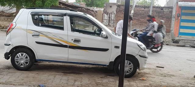 https://images10.gaadi.com/usedcar_image/3611560/original/processed_d50dd9dc-a70f-4926-ba94-009f8ddc92b2.jpg?imwidth=6401
