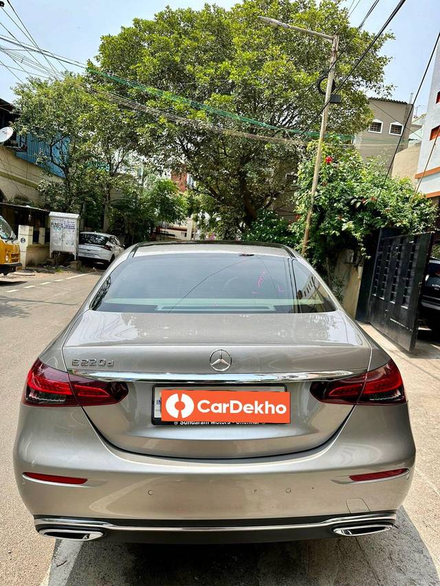 https://images10.gaadi.com/usedcar_image/3611605/original/processed_img2886645__used_car_2886645_1696825662.jpg?imwidth=6401