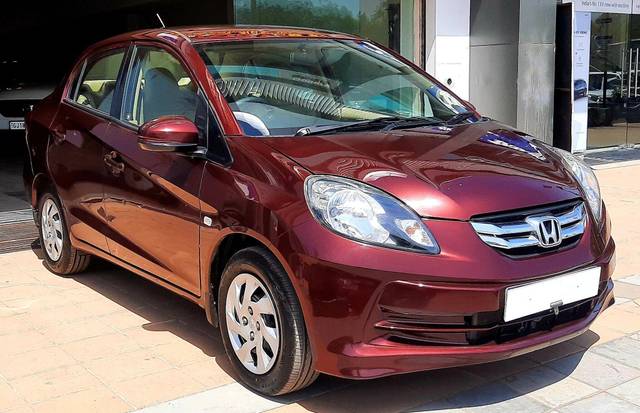 https://images10.gaadi.com/usedcar_image/3611734/original/processed_img2886693__used_car_2886693_1696831550.jpg?imwidth=6400