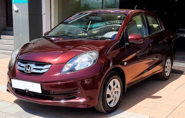 https://images10.gaadi.com/usedcar_image/3611734/original/processed_img2886693__used_car_2886693_1696831552.jpg?imwidth=6402