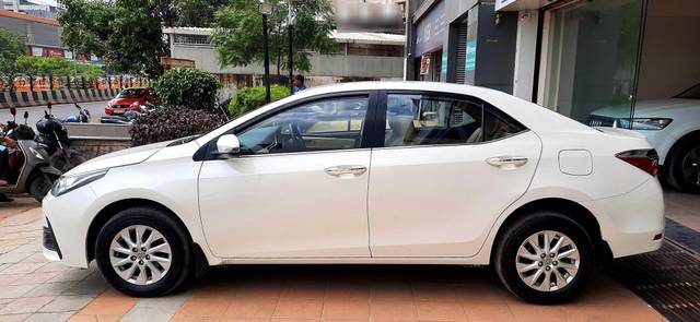 https://images10.gaadi.com/usedcar_image/3611736/original/processed_img2886694__used_car_2886694_1696831680.jpg?imwidth=6402