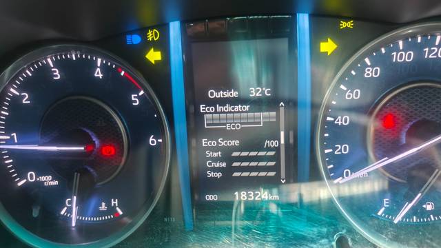 https://images10.gaadi.com/usedcar_image/3611758/original/img2886707__used_car_2886707_1701063747.jpg?imwidth=6402