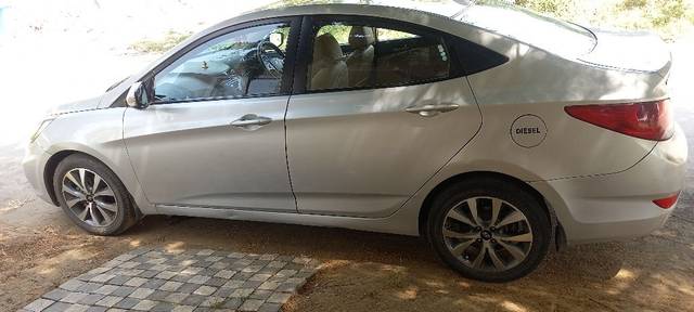 https://images10.gaadi.com/usedcar_image/3612062/original/02__VCC_IMG_1696229589702_1797772_95_1696230039.jpg?imwidth=6402