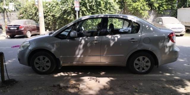 https://images10.gaadi.com/usedcar_image/3612065/original/02__VCC_IMG_1696231994746_1797775_95_1696232038.jpg?imwidth=6401