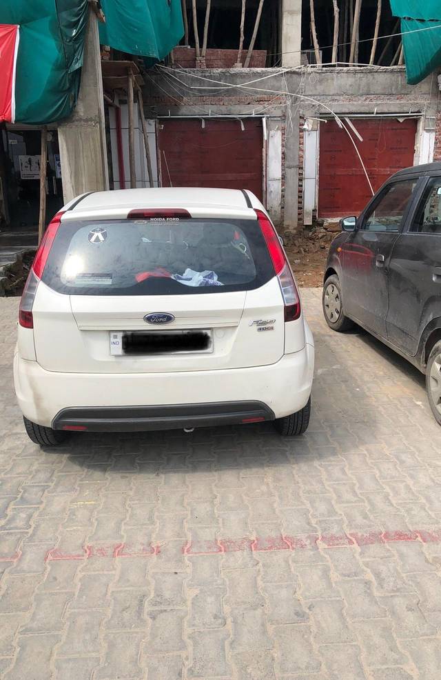 https://images10.gaadi.com/usedcar_image/3612103/original/processed_9b16672d-9d9c-4f02-8a00-935508f80c31.jpeg?imwidth=6401
