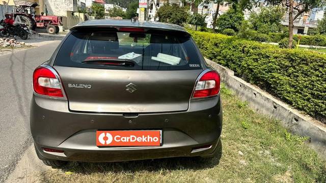 https://images10.gaadi.com/usedcar_image/3612140/original/processed_c02f0a9d-ea6c-46cd-9cfd-68db907a7f12.jpg?imwidth=6402
