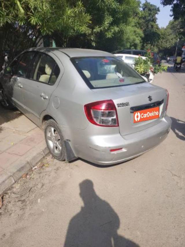 https://images10.gaadi.com/usedcar_image/3612290/original/processed_8e0b0ac0-9924-414a-87d4-6a7b19c060c6.jpg?imwidth=6401